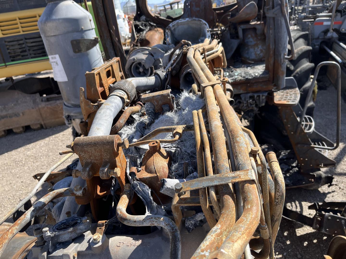 ./imagenes/INVOICE/2019/17542/TRACTOR JOHN DEERE 8320R (18).JPG